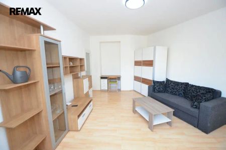 Pronájem bytu 1+1 s balkonem na ulici Foerstrova, Olomouc - Fotografie 3