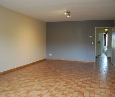 Gelijkvloers appartement met twee slaapkamers en garagebox. - Photo 6