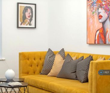 4 bedroom semi-detached house to rent - Photo 1