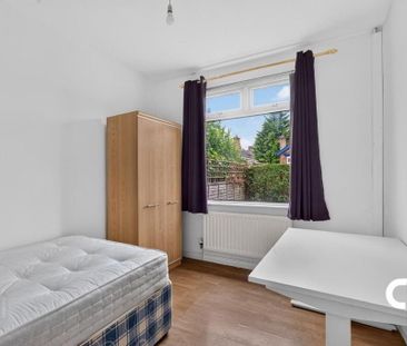 14 Prince Edward Park, Belfast, BT9 5GD - Photo 6