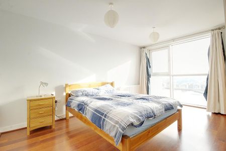 3 bedroom flat to rent - Photo 3