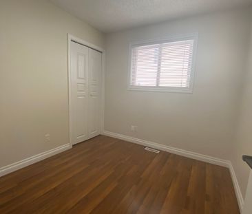 Beautiful 3-Bedroom Main Floor for Rent in Martindale - Photo 2