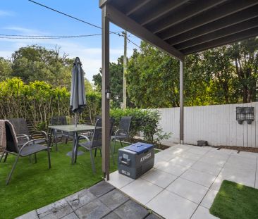 Conveniently located 2-story townhouse. - Photo 6