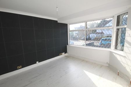 4 bedroom semi-detached house to rent - Photo 3