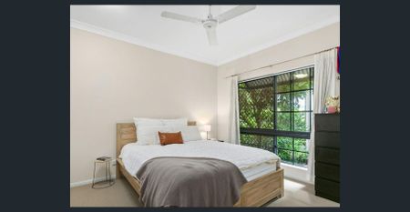 Modern 2 Bed, 2 Bath Unit with Private Yard & Patio – Freshwater Charm - Photo 4