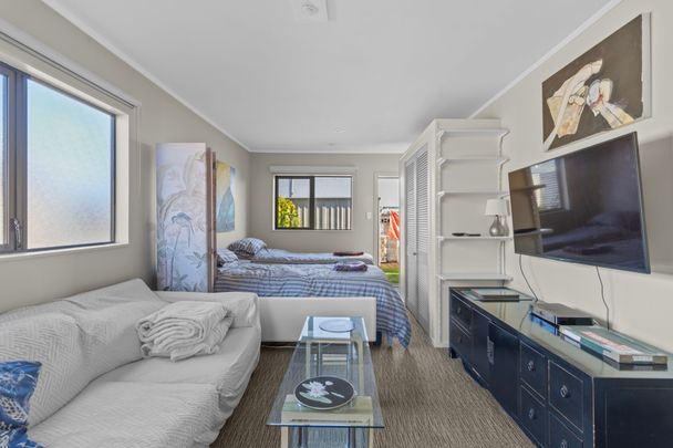 FULLY FURNISHED STUDIO UNIT IN VOGELTOWN - Photo 1