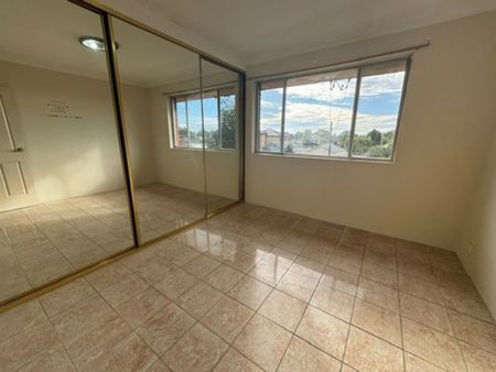 Available 2 December - Photo 4