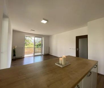 PRONÁJEM EXKLUZIVNÍHO BYTU 2+KK S VELKOU TERASOU, GARÁŽOVÝM STÁNÍM ... - Fotografie 3