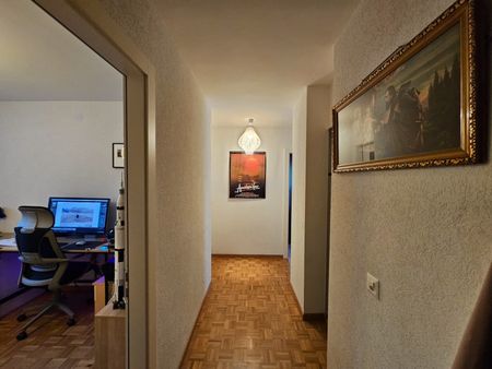 Appartement de 4 pièces au 4ème étage - 01.12.2025 - Foto 2