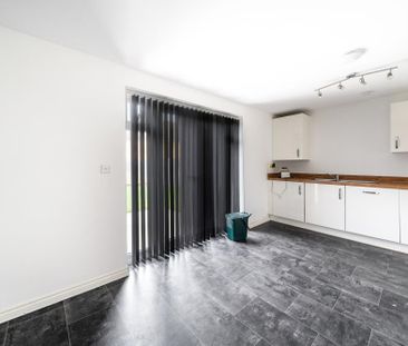 3 bedroom end of terrace house to rent - Photo 5