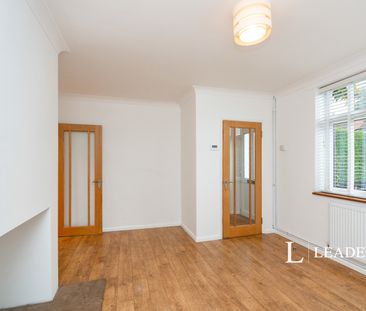 3 bedroom house to rent Henslow Way, GU21 - Photo 5