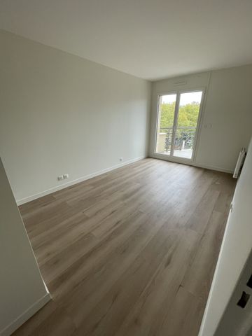 LOCATION - 2 PIECES AVEC BELLE TERRASSE - PARFAIT ETAT - Photo 5