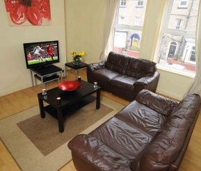 MODERN STUDENT 5 BEDROOM TERRACE 58 GLADSTONE LANE UTILITES INCLUDED - Photo 3