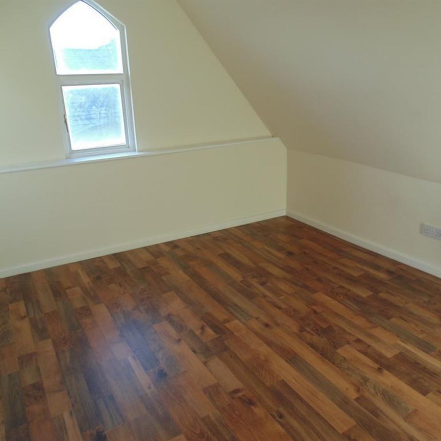 2 bedroom Flat To Let - Photo 1