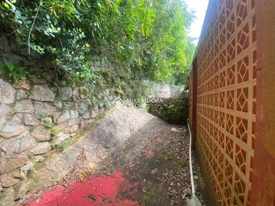 Casa com 2 quartos e 70m² para alugar em Lagoa da Conceição, Florianópolis. - Foto 1