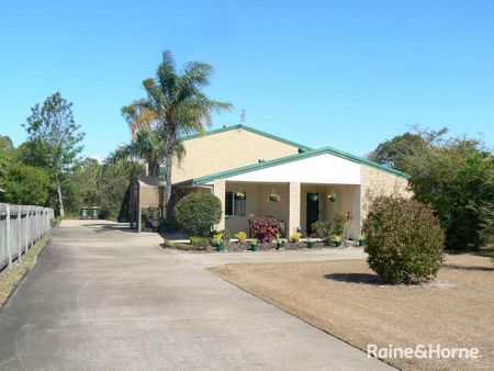 2 BEDROOM UNIT - CLOSE TO TRANSPORT, HOSPITAL & TAFE - Photo 4