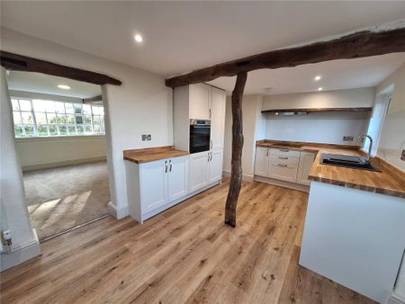 3 bedroom detached house to rent - Photo 3