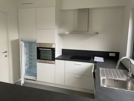 Drie slaapkamer EENGEZINSWONING met garage & tuin - Photo 4