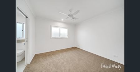 Brand-new construction with contemporary design and finishes - Photo 5