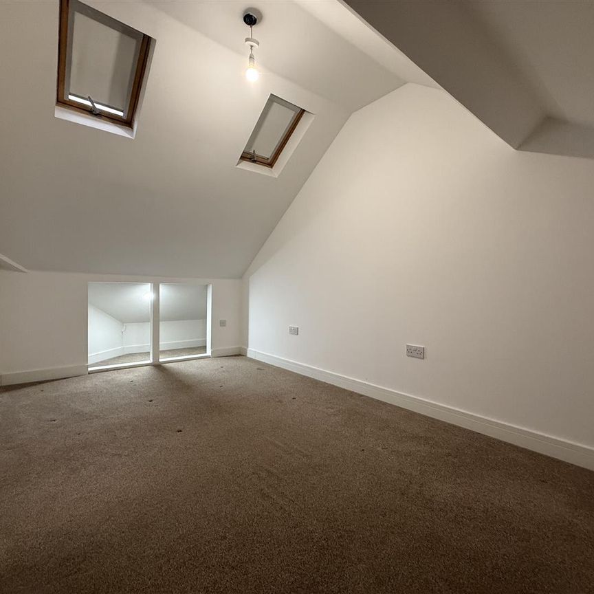 Whitchurch Road, Cardiff - Photo 1