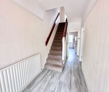 4 Bed Terraced House, Highbarrow Road, CR0 - Photo 4