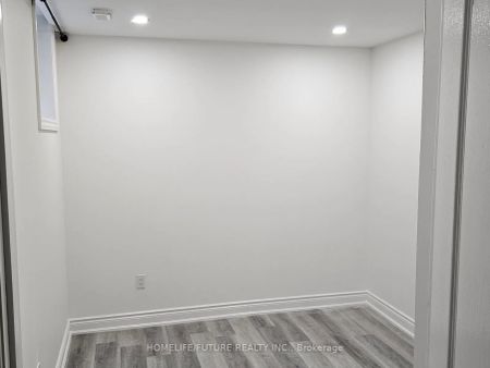 36 Newhouse Boulevard #Bsmt - Photo 3