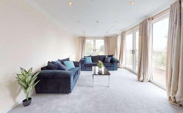 Emily Gardens, Plymouth, PL4 - Photo 1