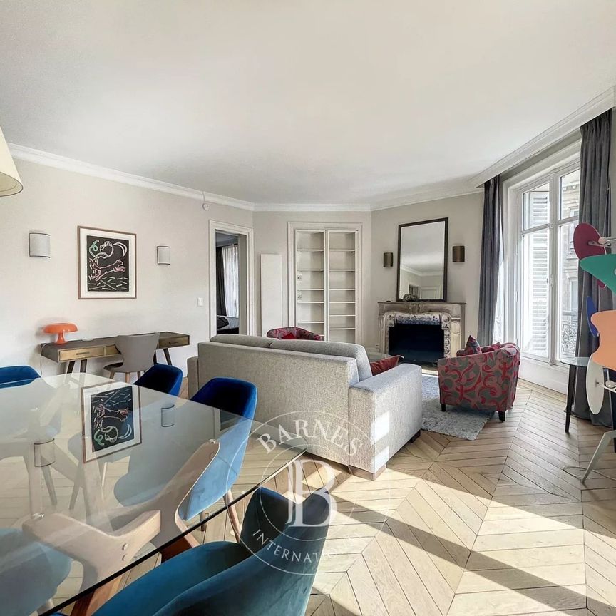 Tout savoir sur cet appartement dans le quartier Saint Thomas d'Aquin, à Paris 7ème - Photo 1