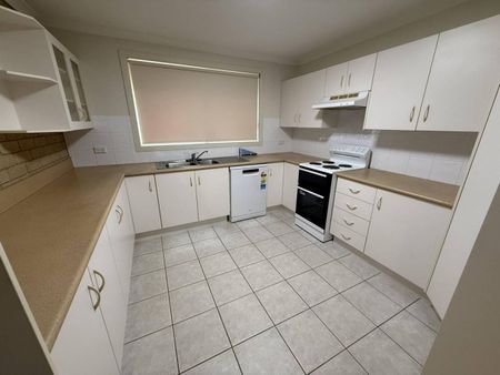 PERFECT FAMILY HOME IN QUIET NEIGHBOURHOOD - Photo 2