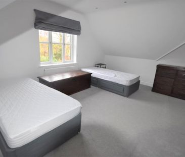 5 bedroom detached house to rent - Photo 4