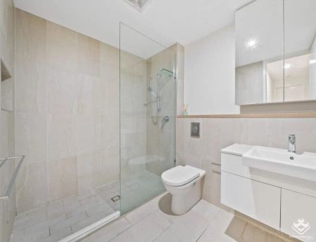 “Spacious & Modern Unit – Steps to Indooroopilly Shops, Cafés & Transport” - Photo 4