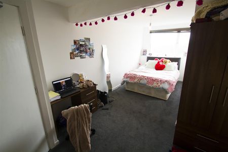 5 bedroom terraced house to rent - Photo 2