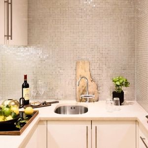 A one bedroom apartment of approximately 280 square feet. Short Let - Availability and price on application - Photo 3