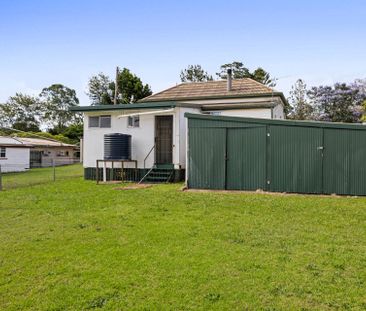 On a Bus Route & Opposite Downlands College - Photo 6