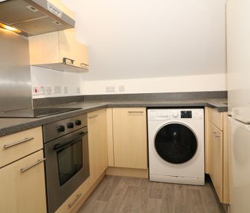 Hill View, Dorking, RH4 - Photo 3