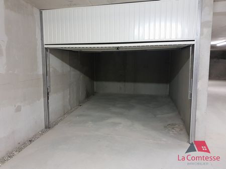 Location Appartement 3 pièces 61m² MARSEILLE 11ème - Photo 3