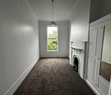 Tastefully renovated three bedroom home - Photo 2