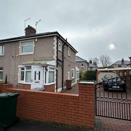 Albert Avenue, Idle, BD10 - Photo 1