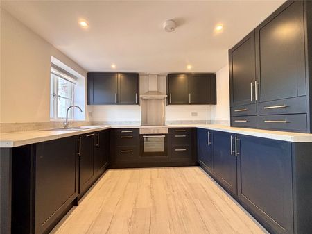 Sherdon House, Reading Road, Sherfield-on-Loddon, Hook, RG27 - Photo 5