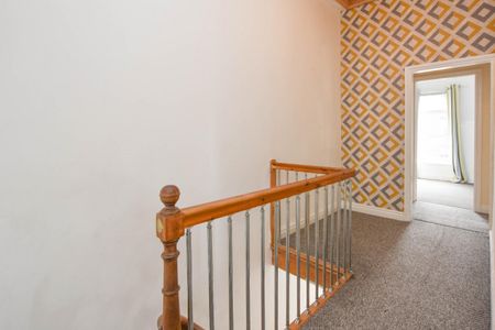 3 bed House - Terraced for Rent - Photo 2