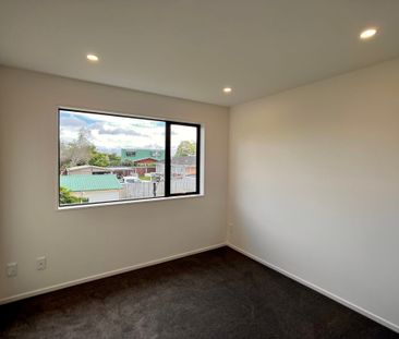4-BEDROOM IN BOTANY DOWNS - Photo 3