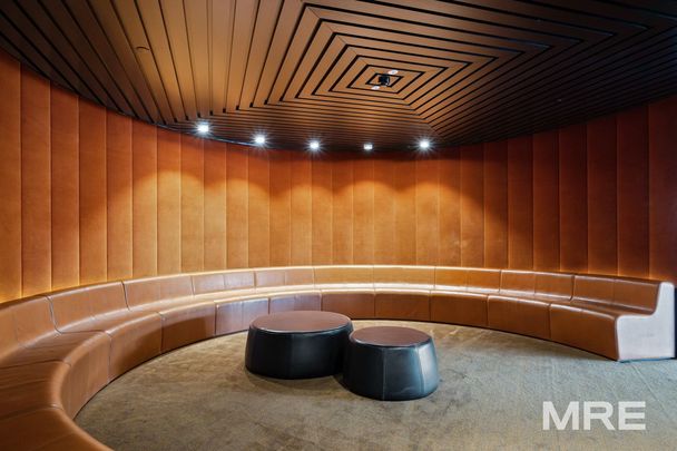 505/74 Queens Road, Melbourne - Photo 1