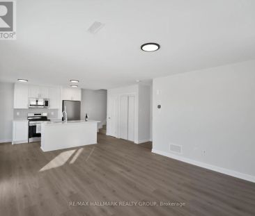 18 - 401 GLENROY GILBERT DRIVE - Photo 4