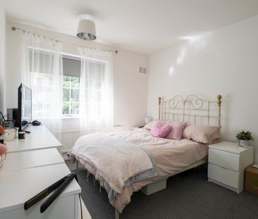 3 bedroom semi-detached to let - Photo 5