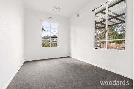 Charming Family Home for Rent in Preston - Photo 3