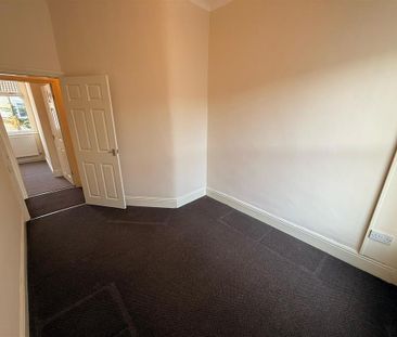 4 bedroom terraced house to rent - Photo 5