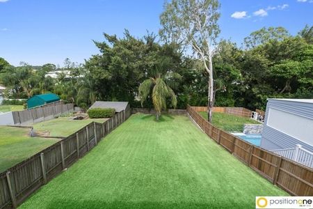 Stunning Queenslander! - Photo 3