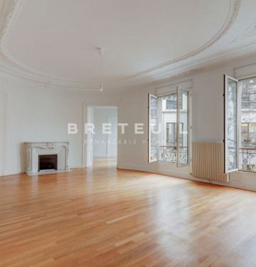 Appartement • Saint Philippe du Roule - Photo 3