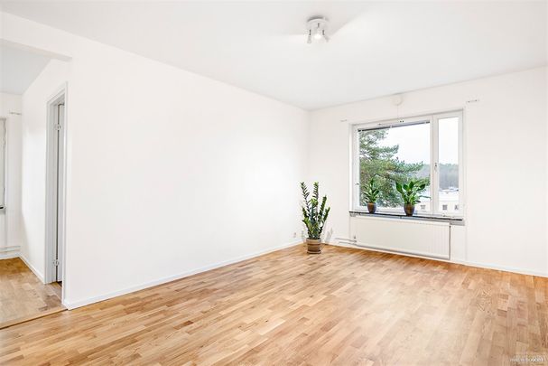 Jupitervägen 27 - Photo 1