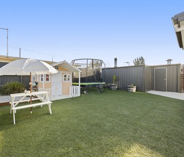 Family Home with Great Parking in Prime Wendouree Location - Photo 4